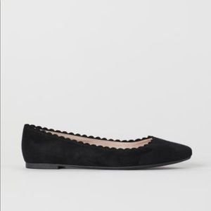 H&M scalloped ballet flats.